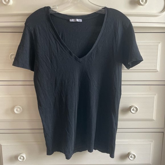 Zara v-neck (free with any bundle) - Picture 1 of 2